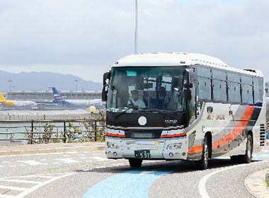  関西国際空港、大阪（伊丹）空港の空港リムジンバスにてクレジットカード等のタッチ決済による乗車サービスを一斉導入！